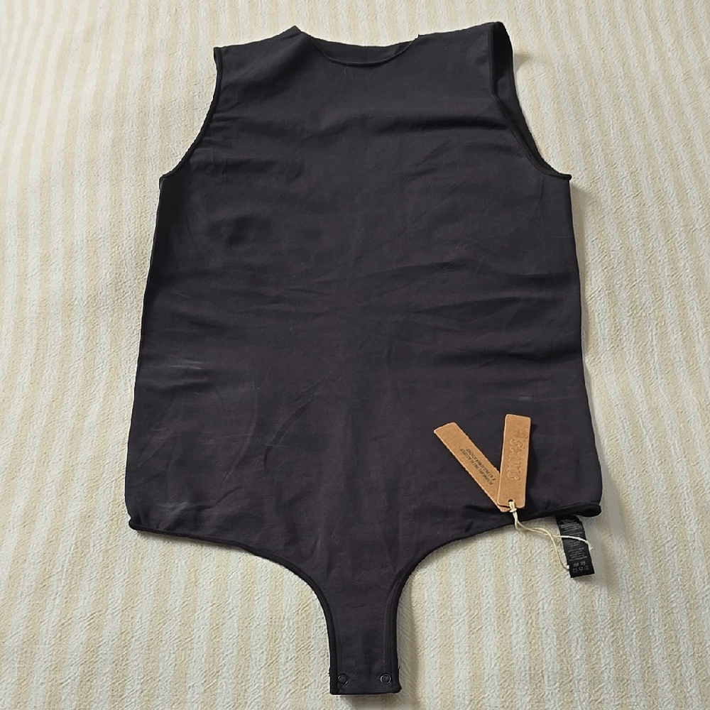 SKIMS Essential Crew Neck Sleeveless Bodysuit Size:L/XL Onyx